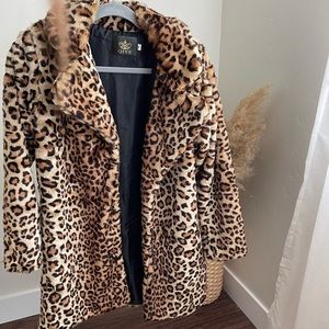 LEOPARD COAT